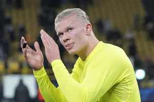 Cò Raiola và ‘thực đơn’ cho thân chủ Haaland