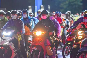 Người dân Tây Nguyên, miền Tây về quê ăn tết không lo cách ly