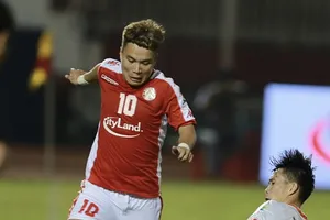 Giá như Phi Sơn bớt bắt chước Ronaldo