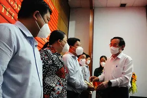 Bí thư TP.HCM: Phải chăm lo tết chu đáo cho người dân