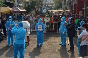 Tang lễ ở Mả Lạng mùng 1 tết