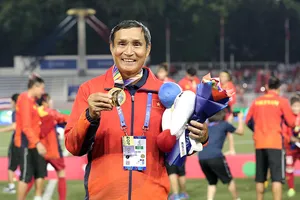 Chơi đi chứ ngại gì ông Chung ơi!