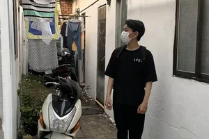 Sinh viên gấp ​rút ​tìm​ nhà​ trọ ​ở​ TP.HCM để​ học trực tiếp