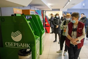 Kinh tế Nga trước sức ép cực mạnh từ cấm vận phương Tây