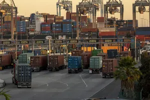 Mở cửa là sống còn