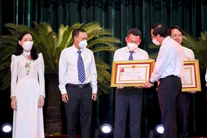 Bí thư TP.HCM: Công tác thi đua phải thấm sâu vào mỗi cán bộ