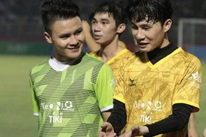 Quang Hải đi hay ở? 