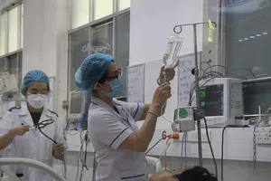 Bệnh viện quá tải, thiếu thuốc đặc trị sốc sốt xuất huyết 