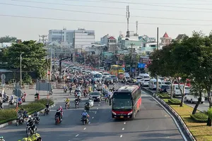 Có nên hạn chế xe khách vào trung tâm TP.HCM? 