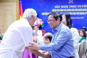 Cùng xử lý những vấn đề cấp bách của y tế 