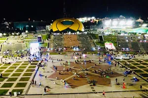 Điểm mặt các nhóm chiếm quảng trường Lâm Viên cho thuê xe 