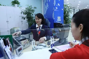 Chấp nhận lãi suất cao, 'bia kèm lạc' vẫn khó vay tiền 