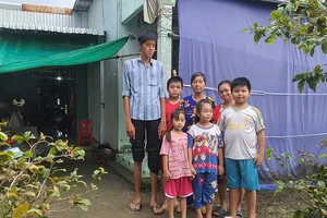 Người cao hơn 2 m ở Cà Mau không muốn cao nữa 