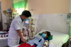 Những câu chuyện đời sau tấm thẻ BHYT 