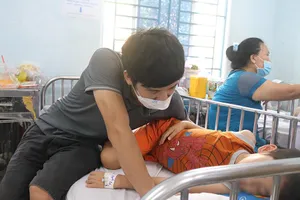 Coi chừng nhầm viêm màng não với sốt thông thường 