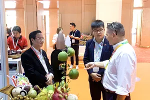 Kinh tế có tín hiệu tích cực nhưng còn nhiều thách thức 