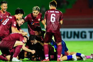 Thanh Hóa và Bình Định đều có chiến thắng sít sao trên sân nhà 