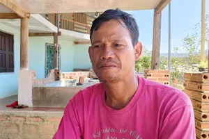 Hàng chục hộ dân làm đơn xin thoát nghèo 