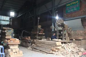 Đơn hàng sụt giảm, gỗ, dệt may, thủy sản gặp khó 