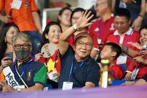 Thầy Park sang Campuchia làm gì? 