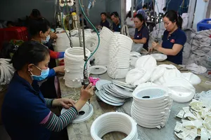 Nhiều ĐBQH đề nghị giảm thuế VAT 2% đến hết 2024 