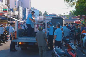 Xử lý dứt điểm tình trạng ùn tắc, kẹt xe vì chợ tự phát 