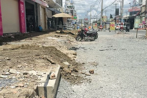 Chính quyền trả lời lý do kéo dài việc mở rộng đường 