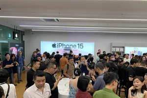 Người tiêu dùng mạnh tay mở hầu bao, doanh nghiệp phấn khởi