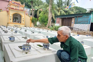 Chuyện cảm động ở nghĩa trang 'cá ông'