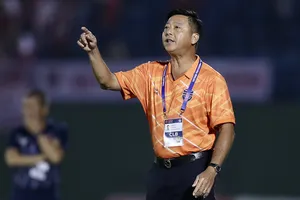 HLV Lê Huỳnh Đức tạm gác “công thức chiến thắng”