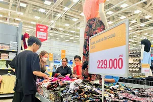 Doanh nghiệp 'tung chiêu' kích cầu mùa mua sắm Tết