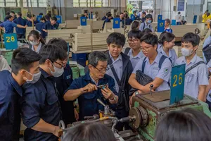 Tung học bổng 'khủng' thu hút thí sinh giỏi vào đại học