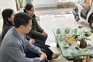 Vụ tàu trúng tên lửa ở Biển Đỏ: 'Xin đưa bố về với con!'