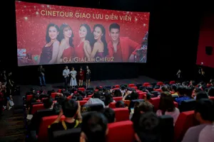 Nhà sản xuất bức xúc vì Gái già lắm chiêu bị livestream