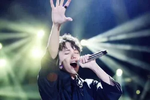 Chàng hoàng tử có giọng hát của 'người ngoài hành tinh'