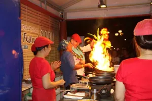 Chảo lửa nhảy múa ở lễ hội ẩm thực quốc tế Hội An