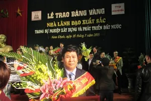 Kỷ luật hiệu trưởng dùng tiền ngân sách để có danh hiệu