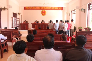 Phó trưởng ban Dân vận lãnh 6 tháng tù vì đánh bạc