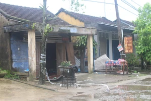 Quảng Nam: Cụ bà treo cổ trong ngôi nhà bỏ hoang