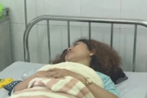 Bí thư xã bị cách chức vì vợ 'tố' ngoại tình