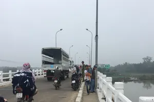 Nam thanh niên mất tích nghi nhảy cầu