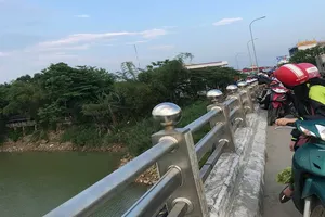 Người phụ nữ nhảy cầu Ái Nghĩa có quốc tịch Mỹ