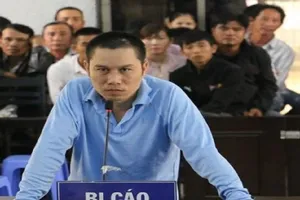 Lãnh án vì cầm dao đến quán cà phê chém người