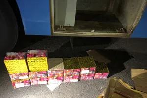 Bắt xe khách chở pháo lậu từ Gia Lai đi TP.HCM