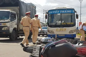 Việt kiều 90 tuổi lái xe tử nạn sau va chạm xe máy