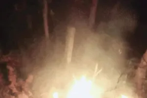 Nam thanh niên tử vong bên xe máy cháy sém