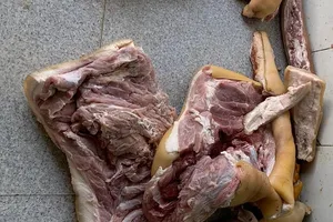 Hô biến thịt heo nái thành thịt bò bằng hóa chất 