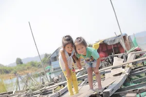 Giấc mơ lên bờ của làng chài miền Tây xa xứ