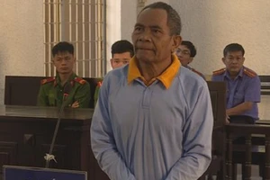 Kết đắng cho kẻ hiếp dâm con riêng của vợ hờ