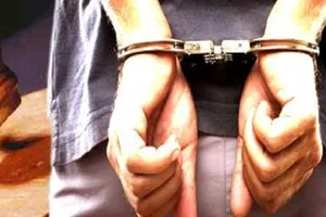 Bé gái ở nhà một mình bị người làm công dâm ô 